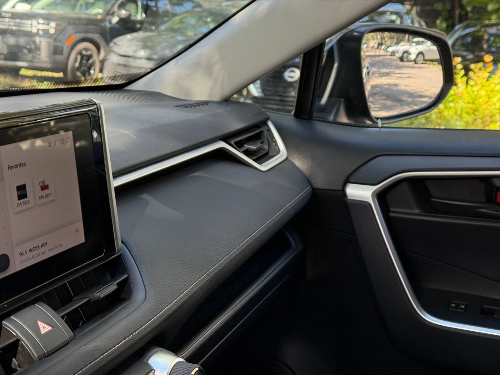 Thumbnail: 2025 Toyota RAV4 - 29