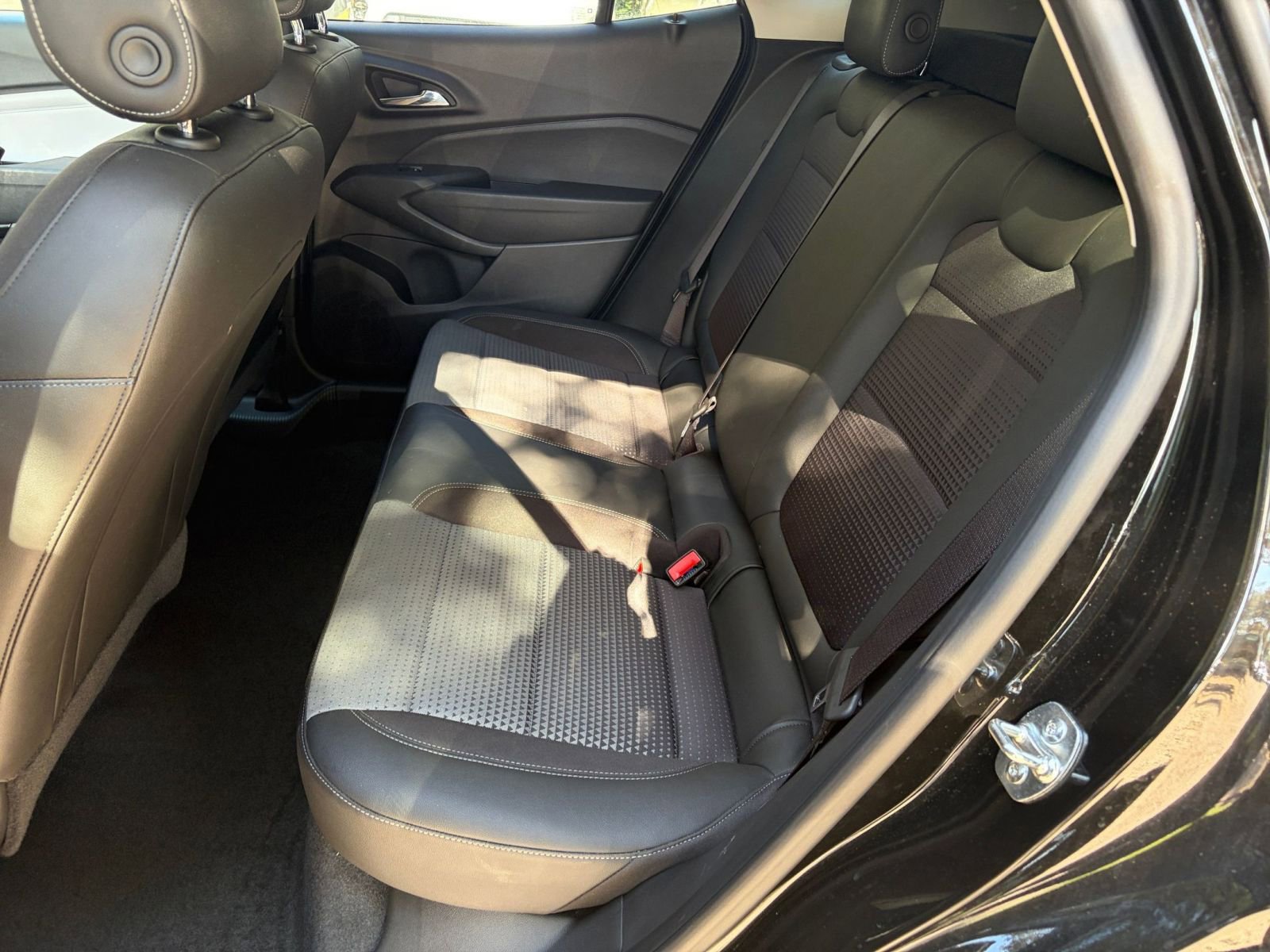 Thumbnail: 2025 Chevrolet Trax - 31