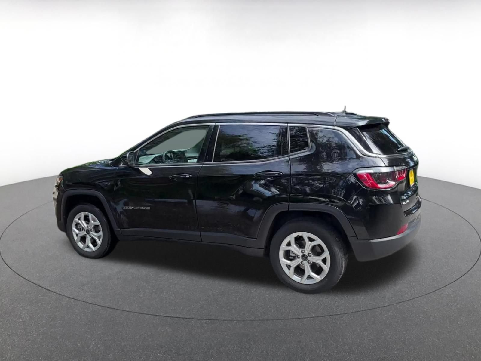 Thumbnail: 2025 Jeep Compass - 10