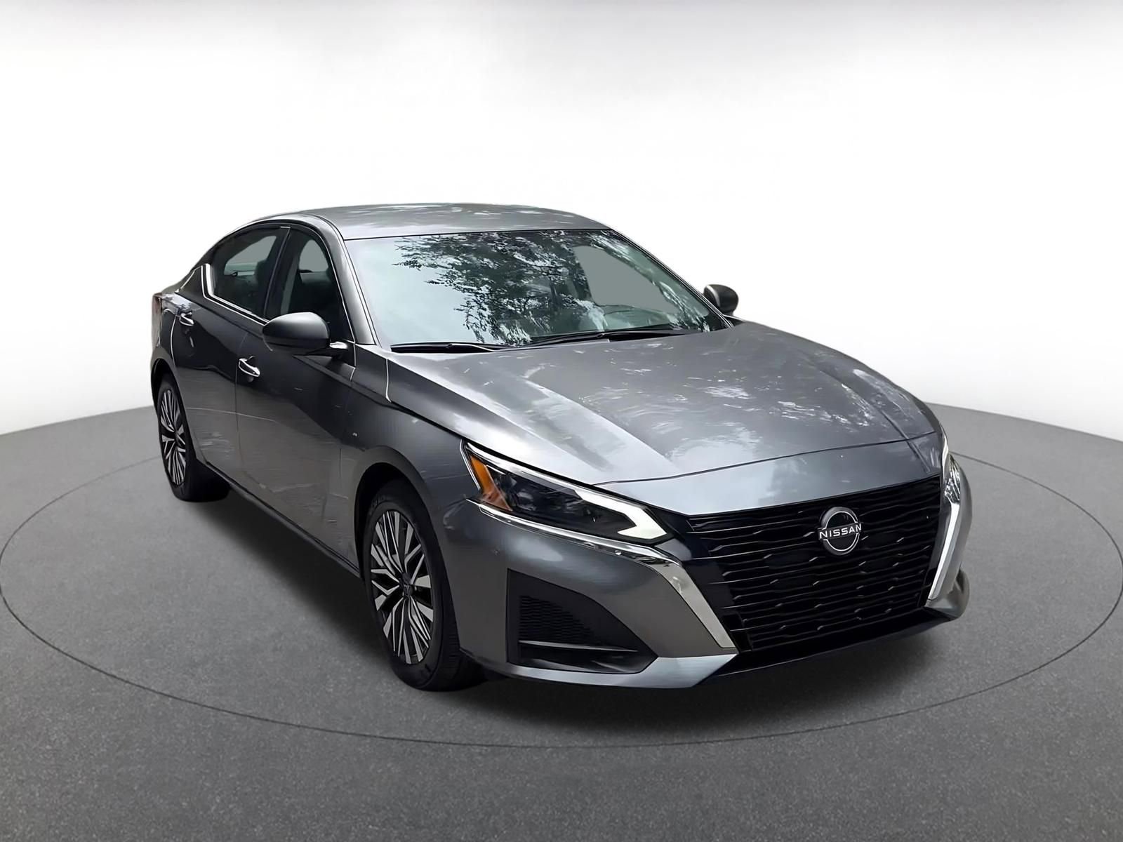 Thumbnail: 2025 Nissan Altima - 3
