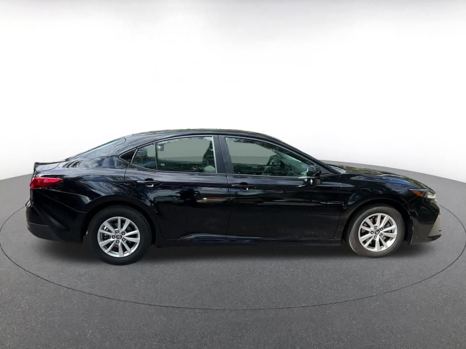 Thumbnail: 2025 Toyota Camry - 16