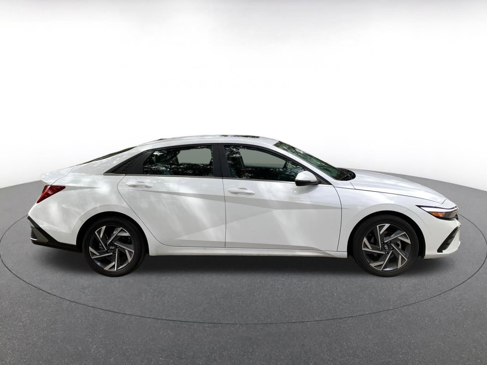 Thumbnail: 2025 Hyundai Elantra - 8