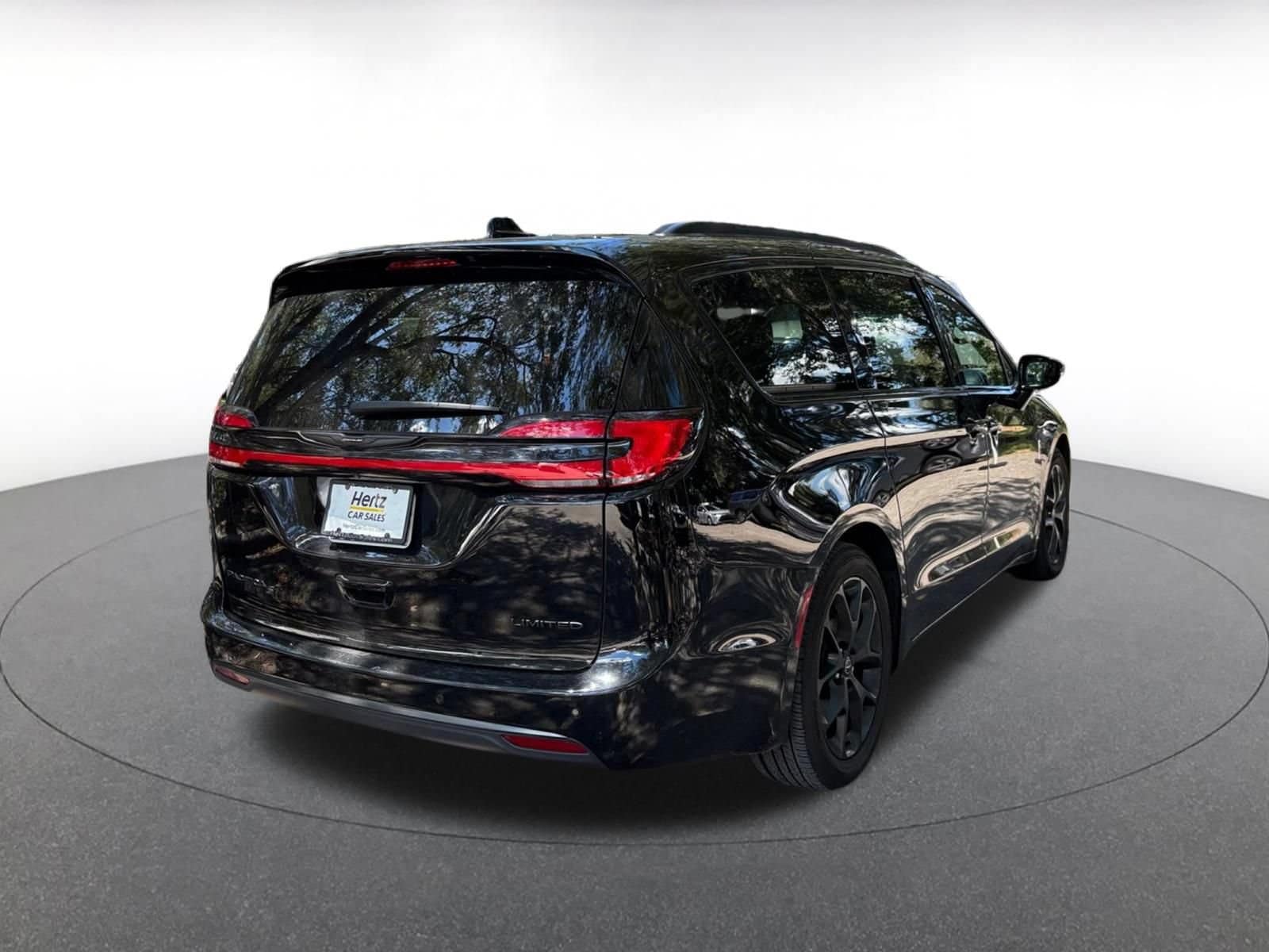Thumbnail: 2025 Chrysler Pacifica - 7