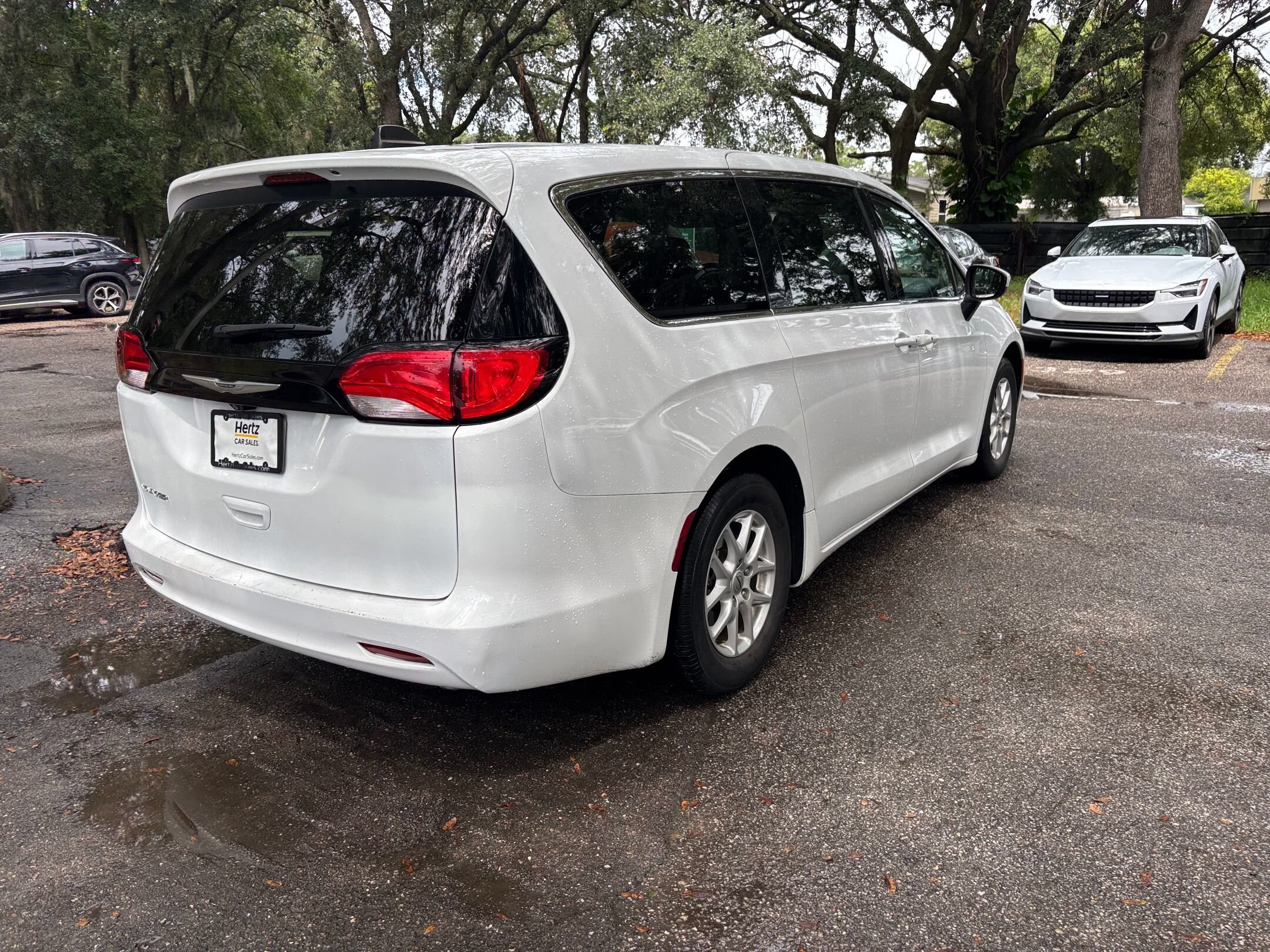 Thumbnail: 2023 Chrysler Voyager - 13