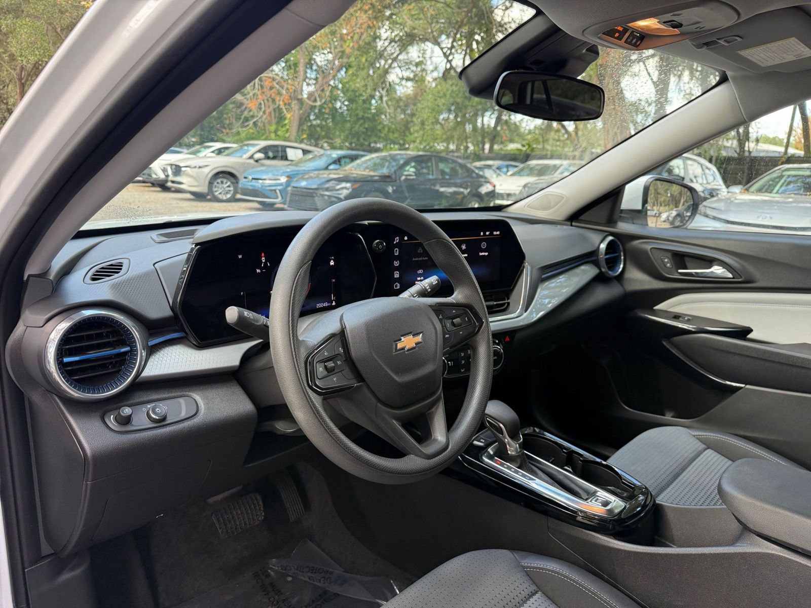 Thumbnail: 2025 Chevrolet Trax - 28