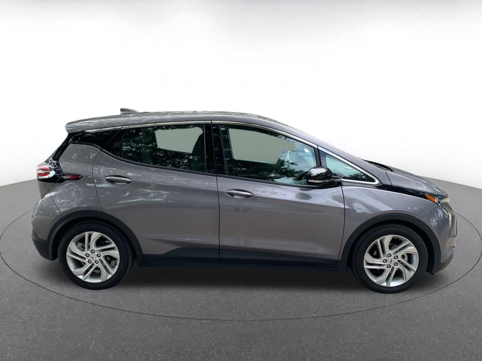 Thumbnail: 2023 Chevrolet Bolt EV - 8