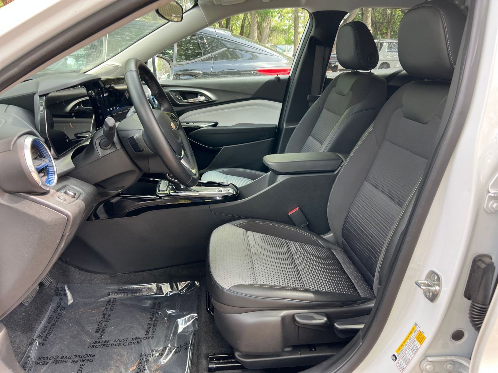 Thumbnail: 2025 Chevrolet Trax - 27