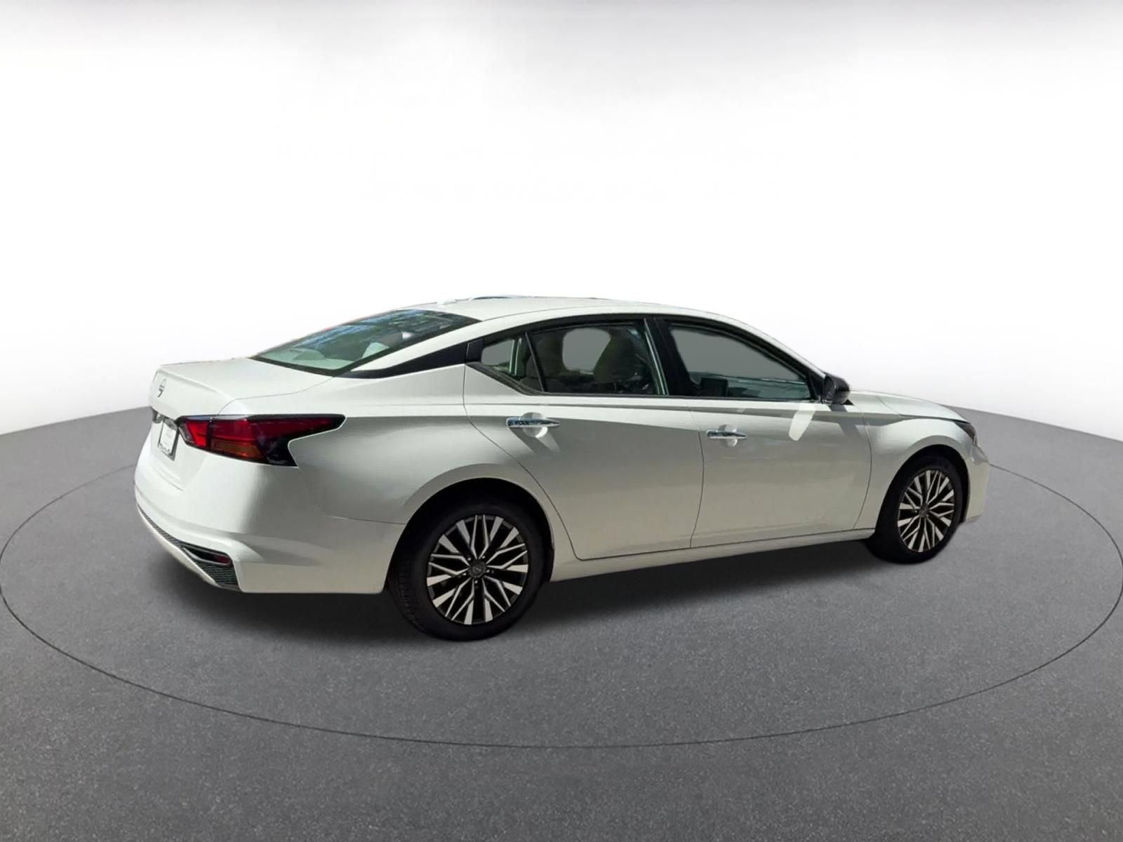 Thumbnail: 2025 Nissan Altima - 12