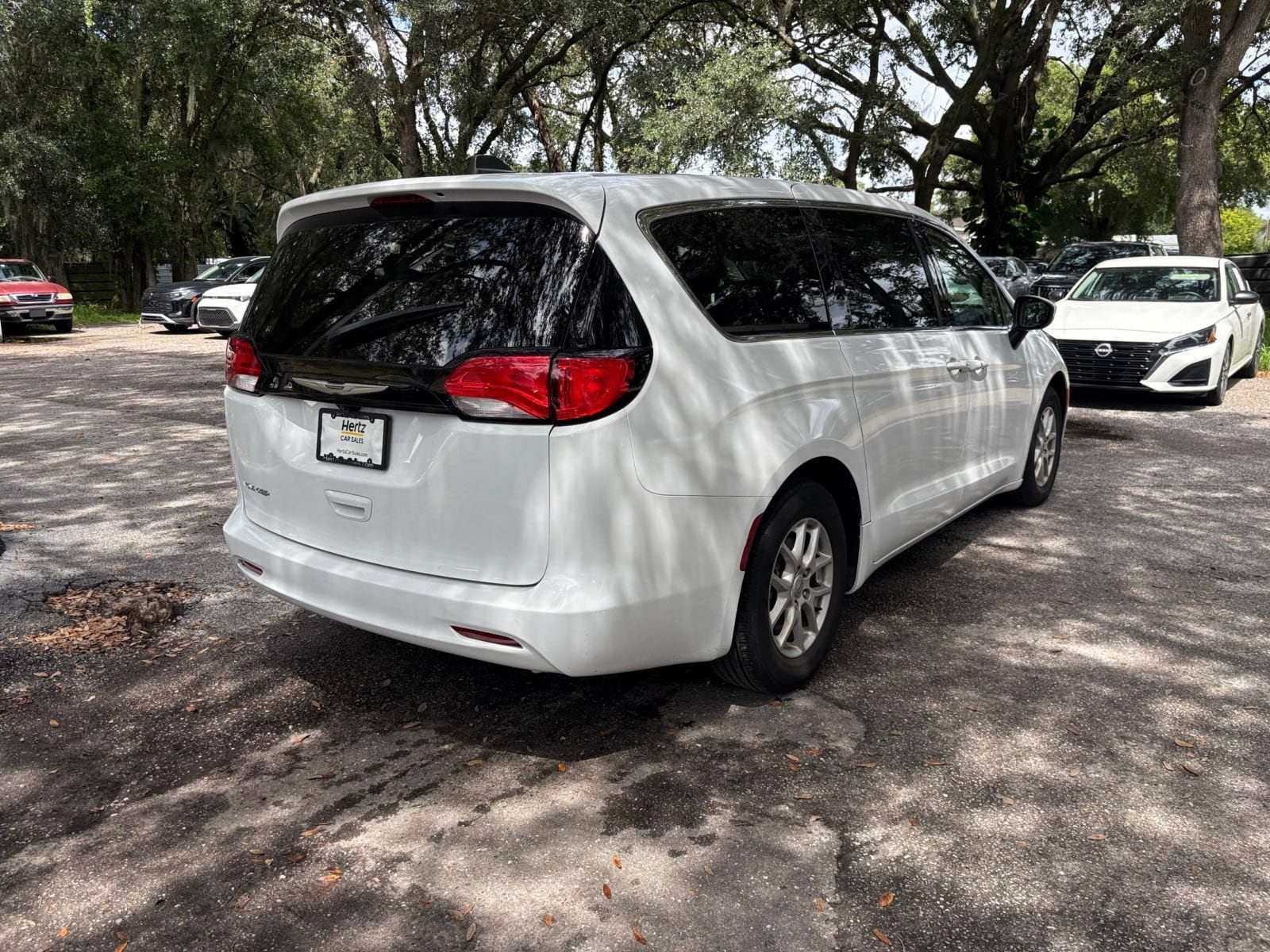 Thumbnail: 2023 Chrysler Voyager - 8