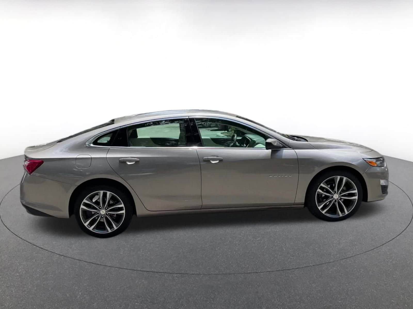 Thumbnail: 2024 Chevrolet Malibu - 16