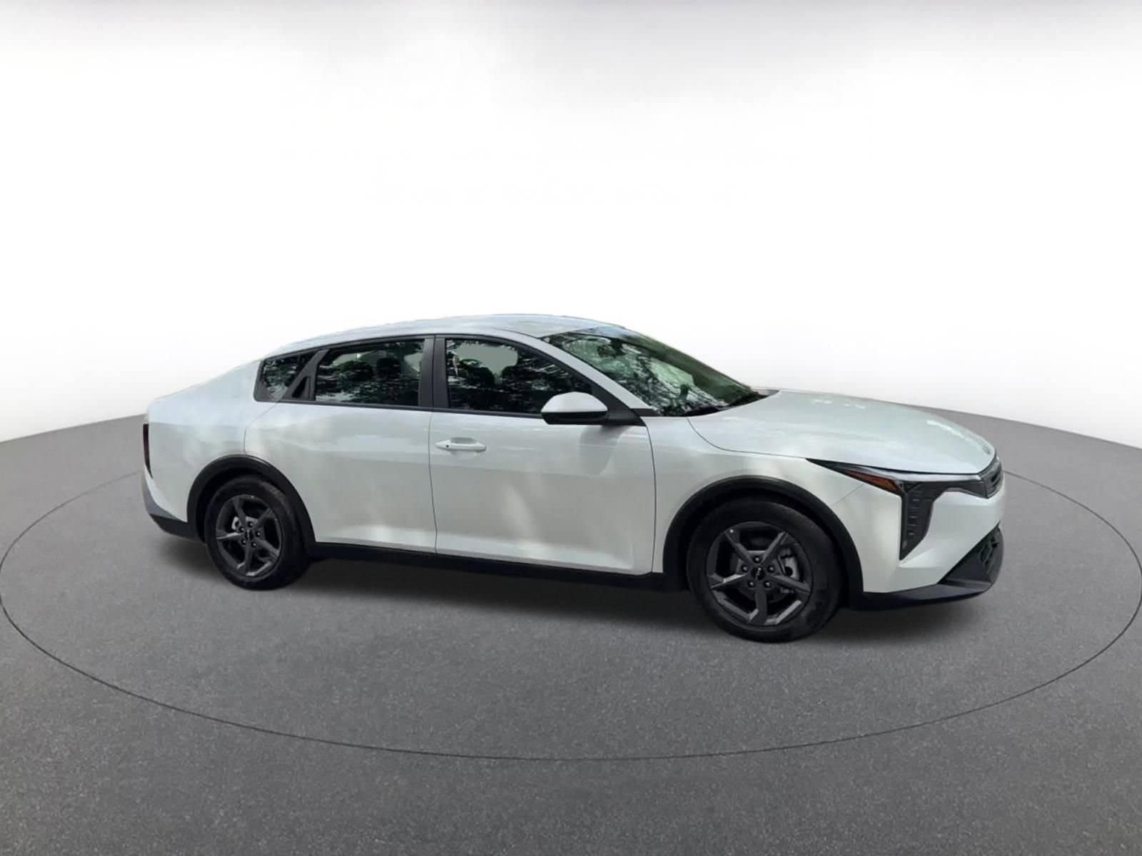 Thumbnail: 2025 Kia K4 - 2