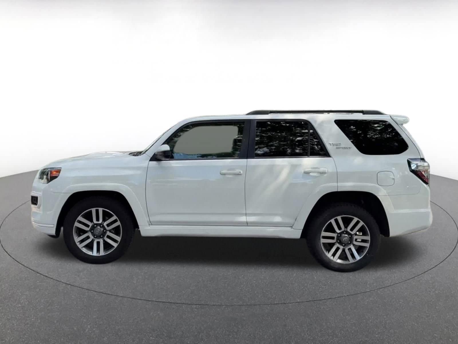 Thumbnail: 2024 Toyota 4Runner - 9