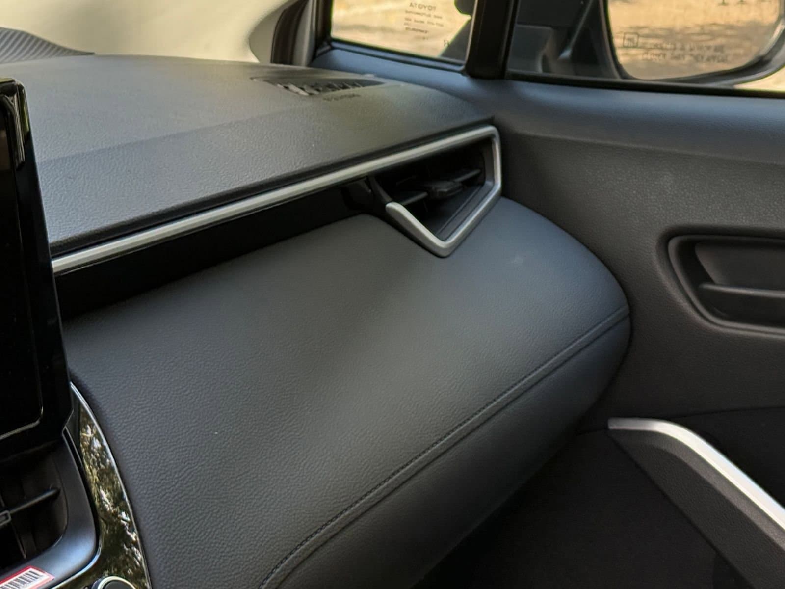 Thumbnail: 2025 Toyota Corolla Cross - 29