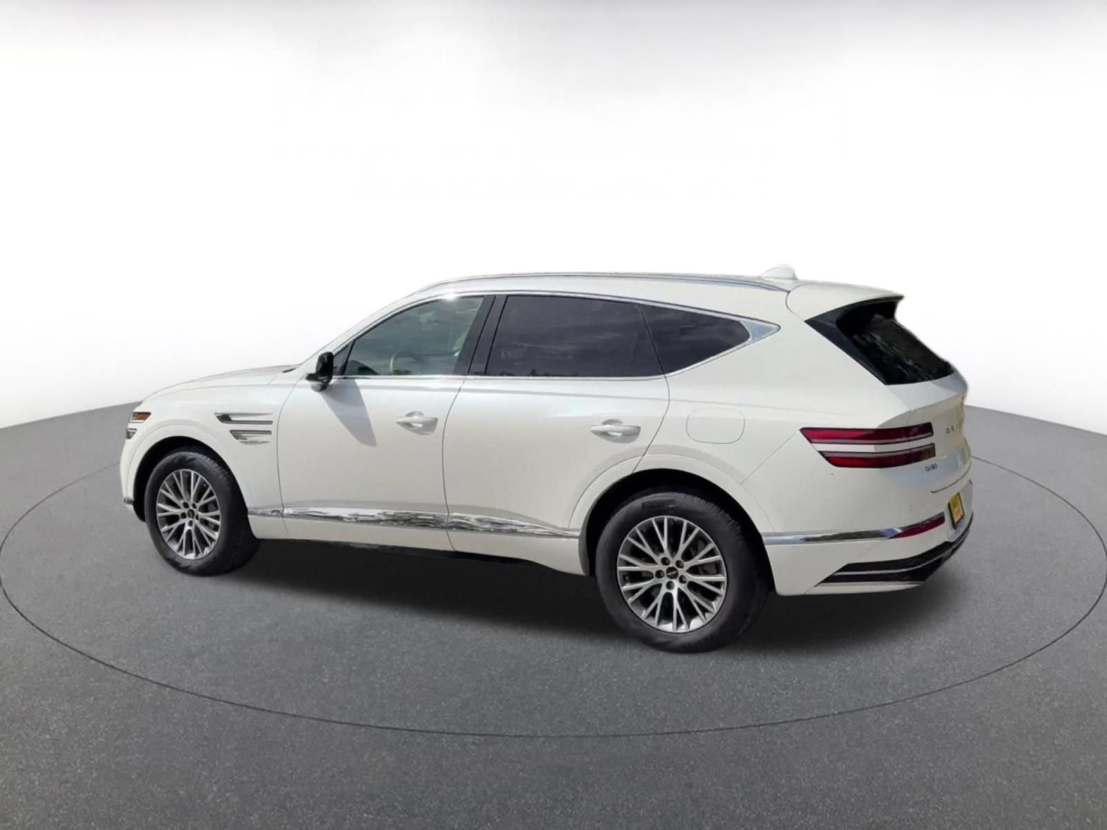 Thumbnail: 2026 Genesis GV80 - 9