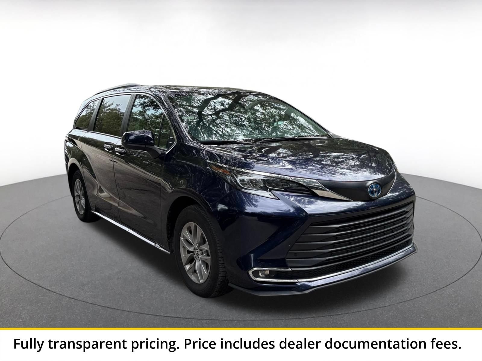 Thumbnail: 2024 Toyota Sienna - 1