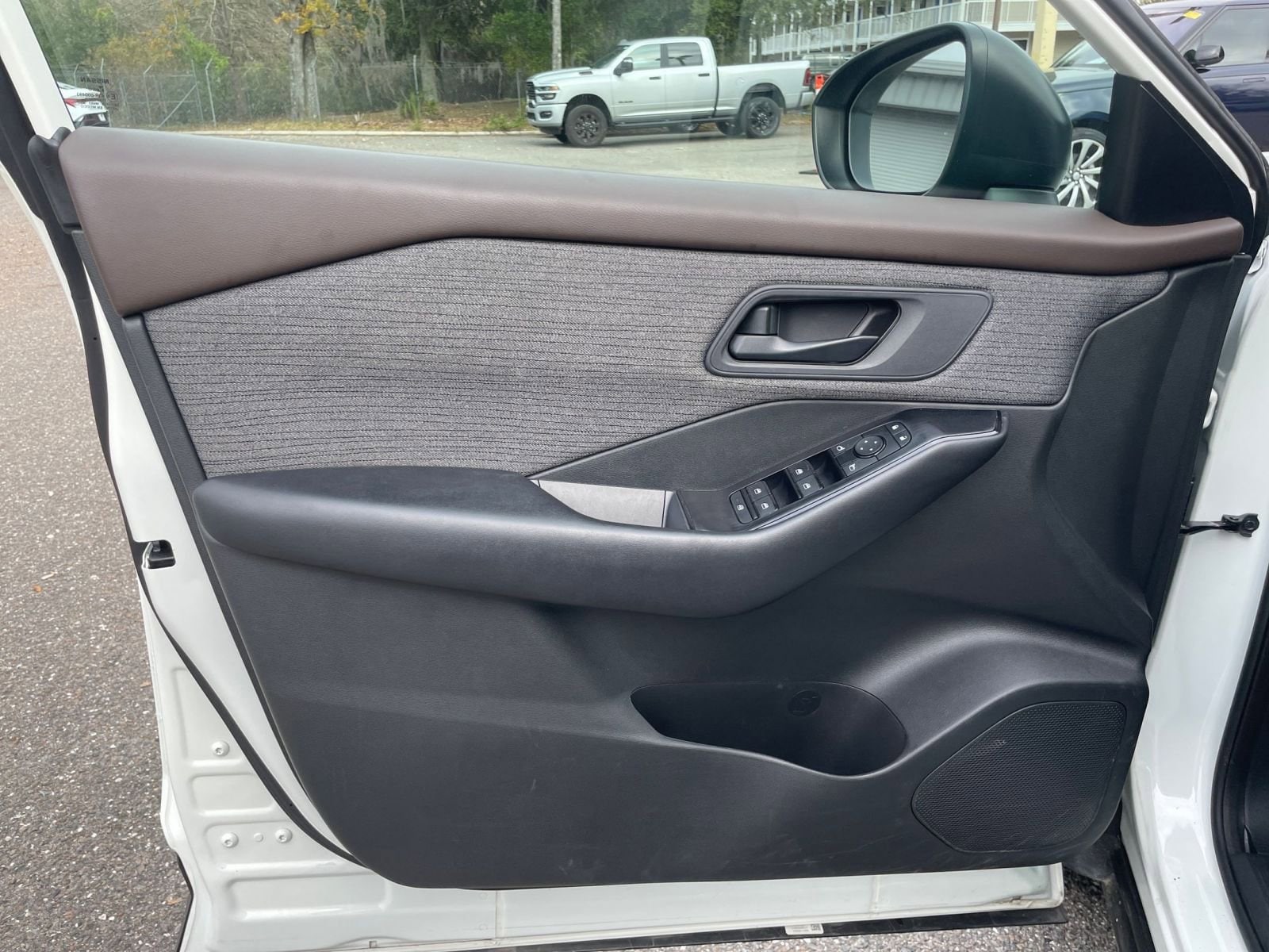 Thumbnail: 2023 Nissan Rogue - 20