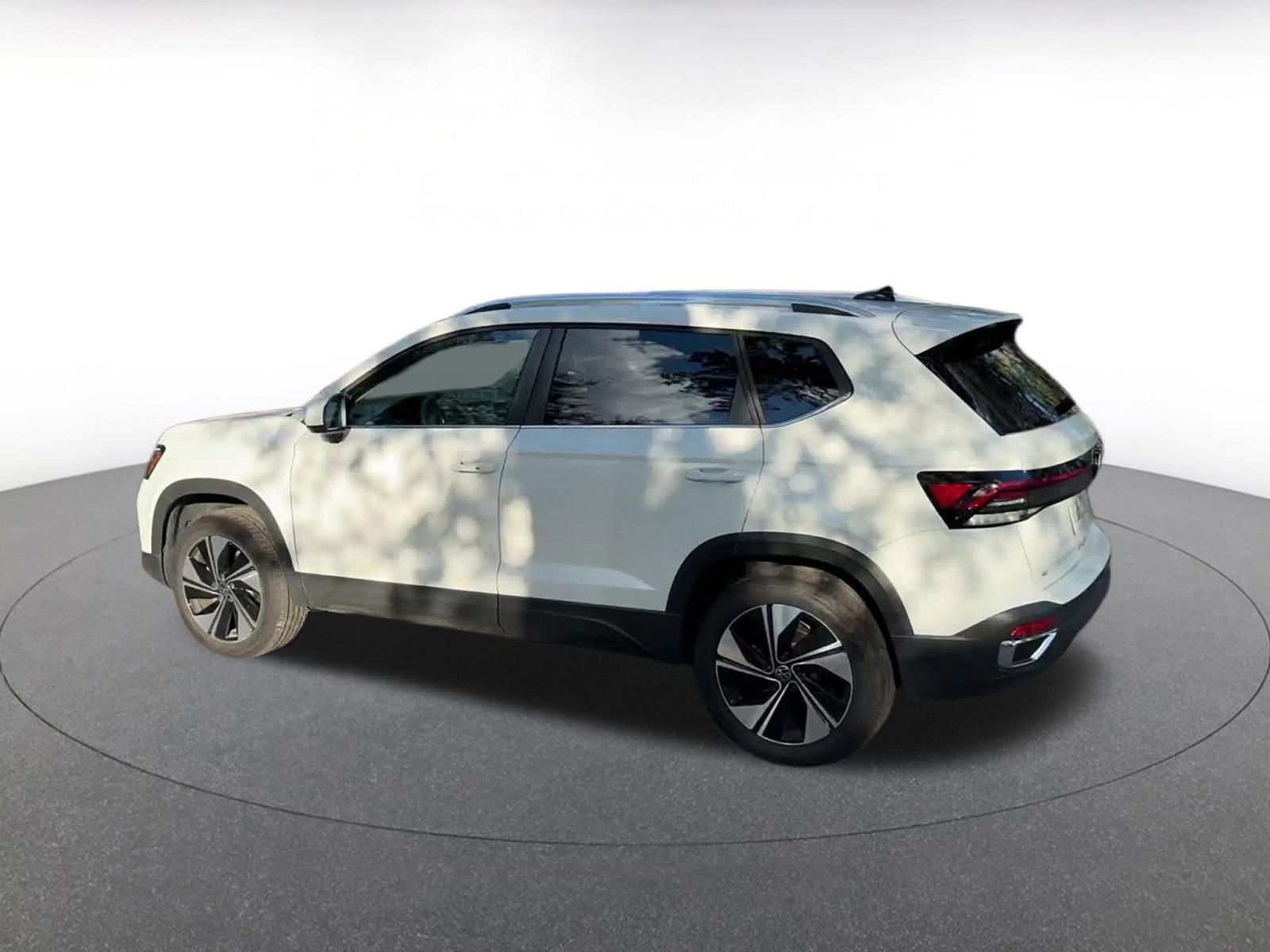 Thumbnail: 2025 Volkswagen Taos - 10