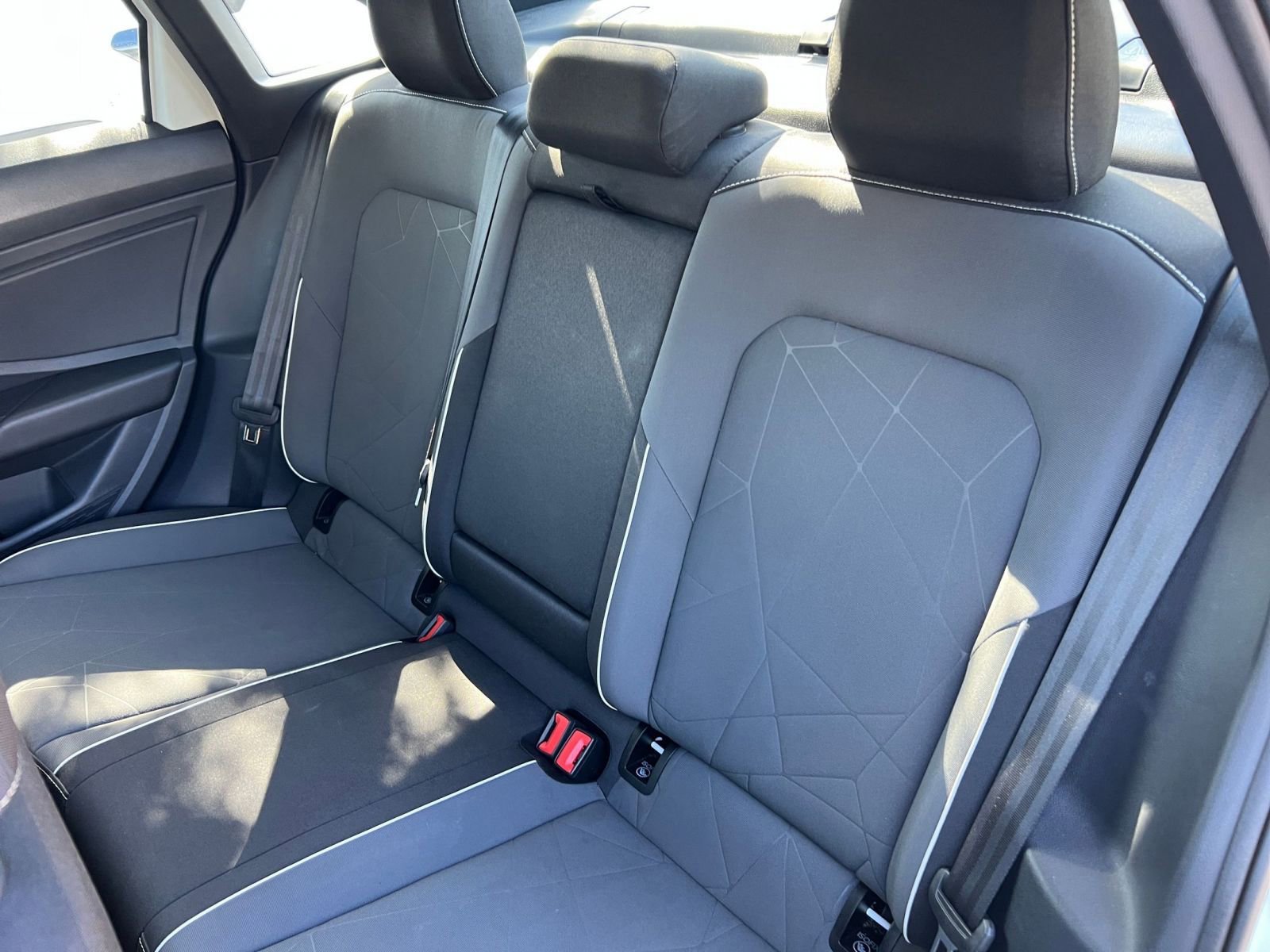 Thumbnail: 2025 Volkswagen Jetta - 32