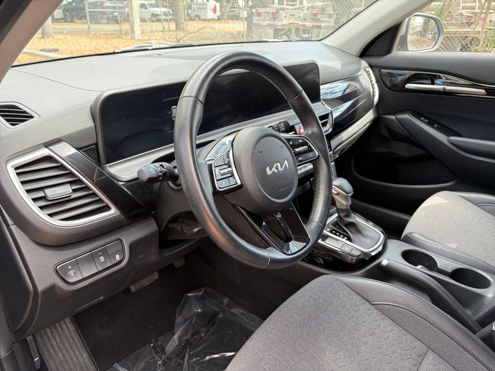 Thumbnail: 2025 Kia Seltos - 31