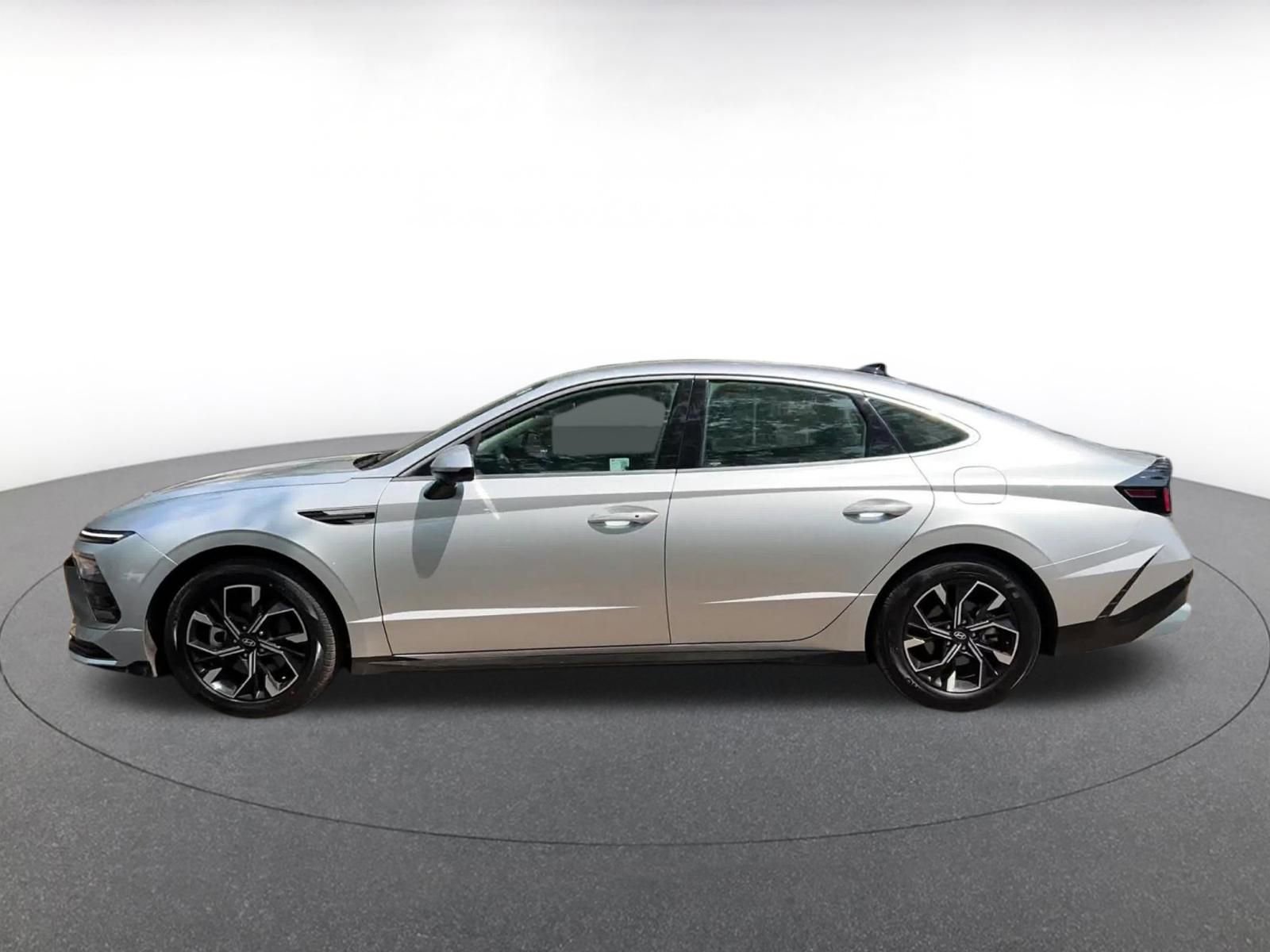 Thumbnail: 2025 Hyundai Sonata - 9