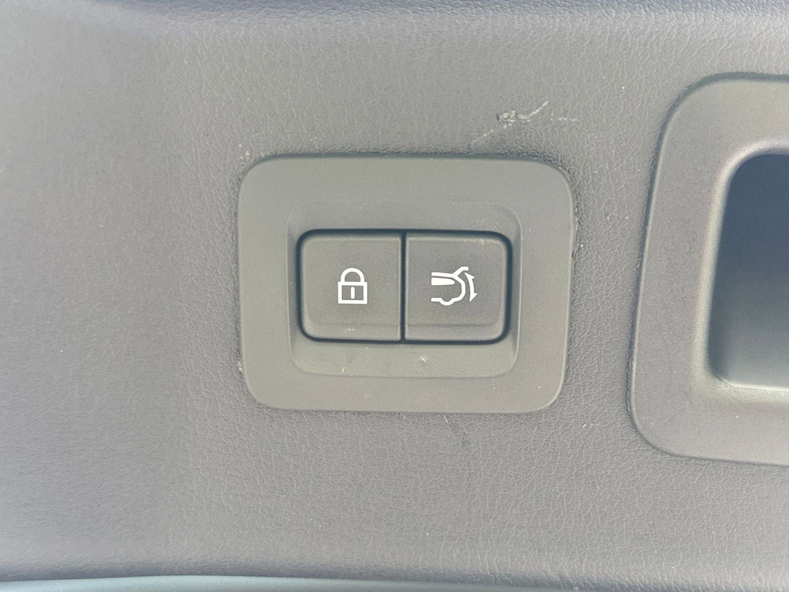 Thumbnail: 2025 Mazda CX-70 - 22