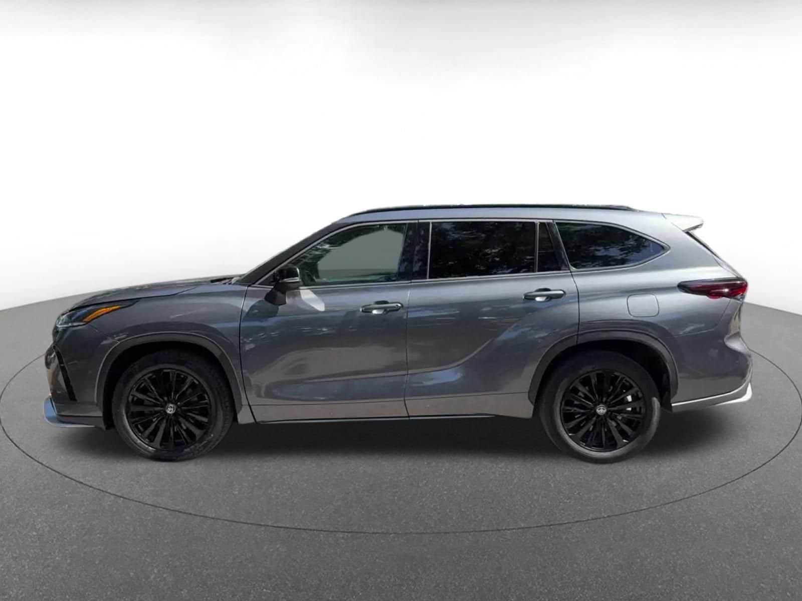 Thumbnail: 2025 Toyota Highlander - 7