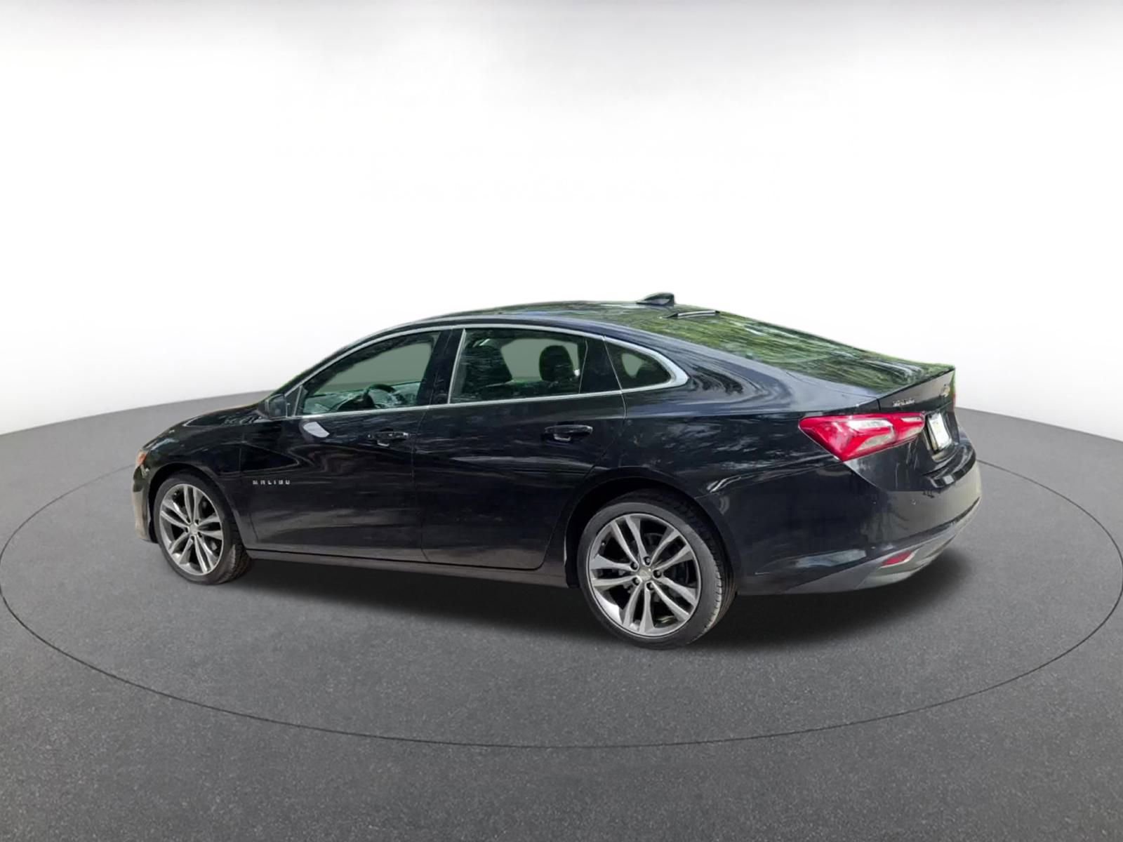 Thumbnail: 2024 Chevrolet Malibu - 10