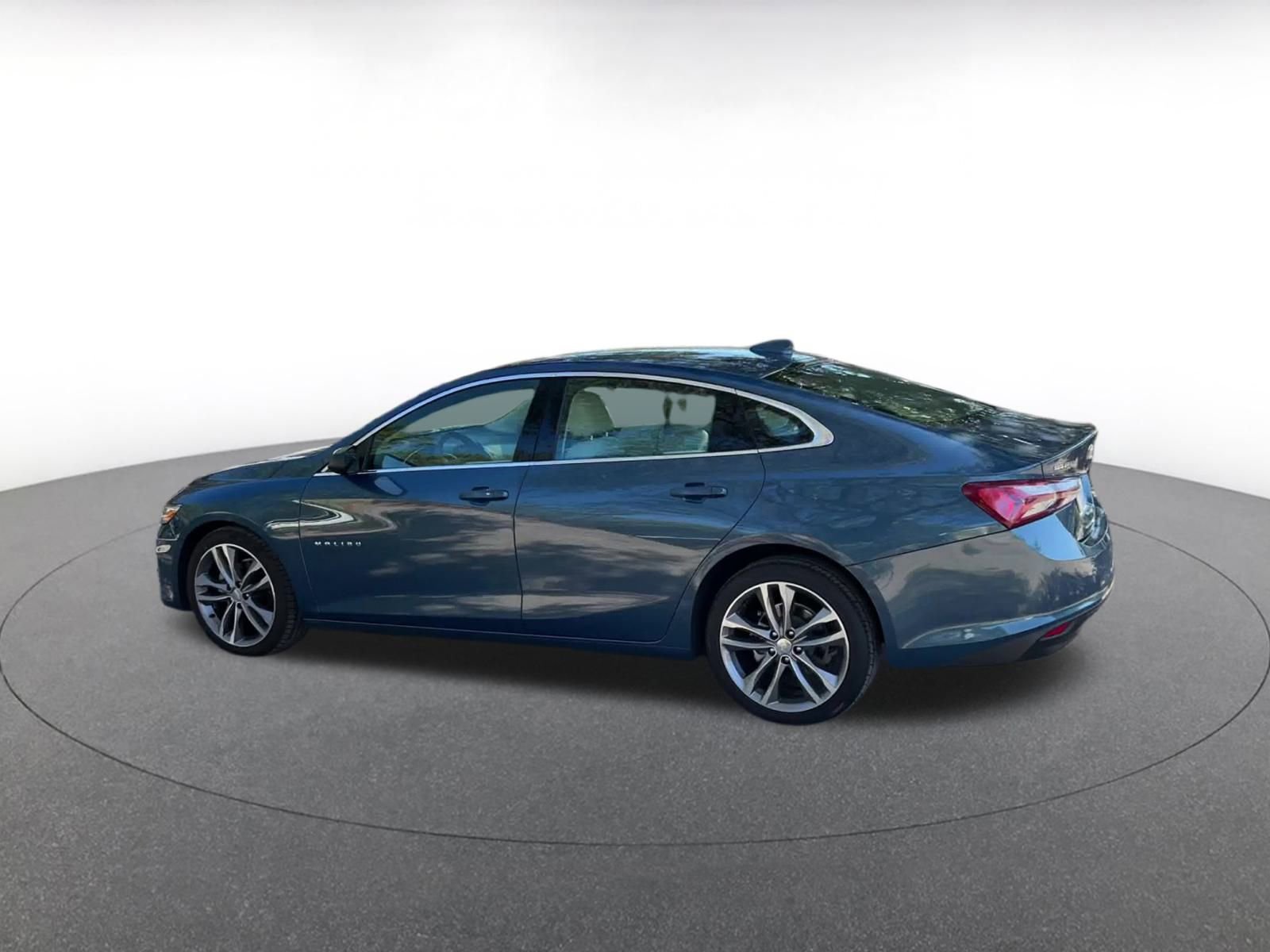 Thumbnail: 2024 Chevrolet Malibu - 10