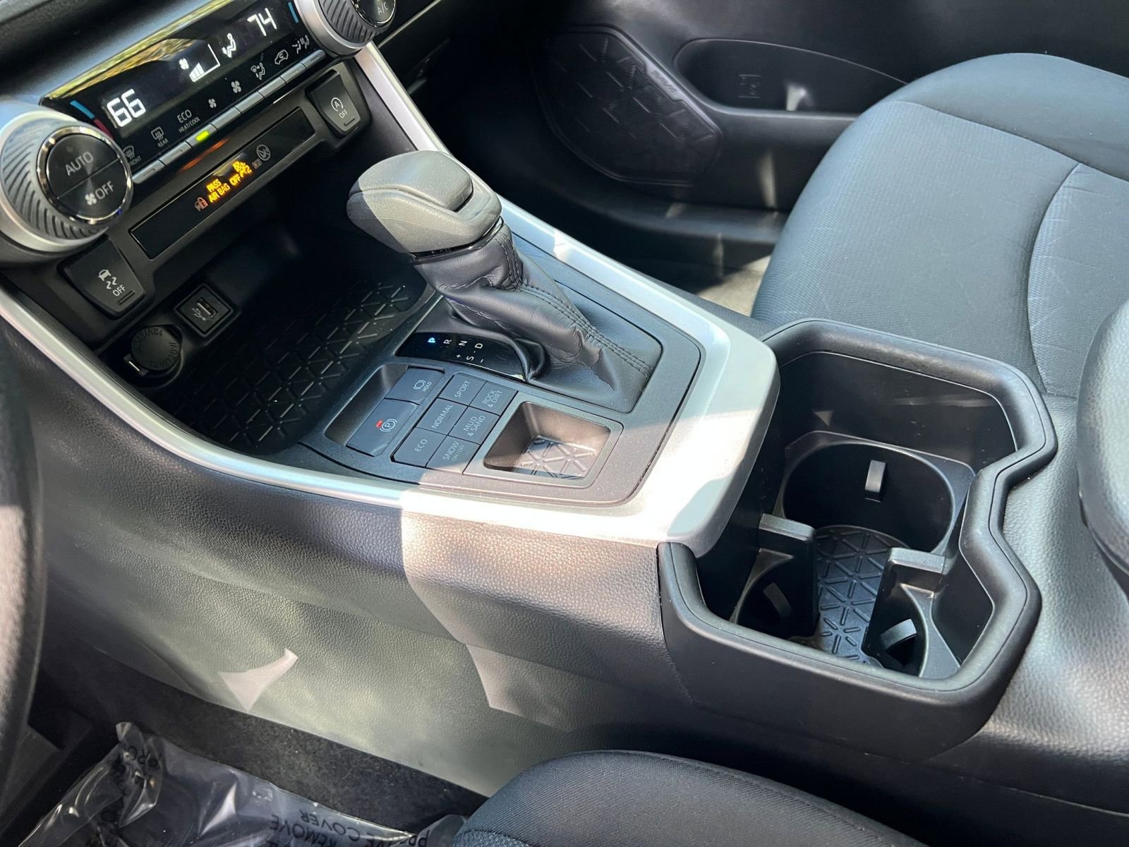 Thumbnail: 2025 Toyota RAV4 - 35