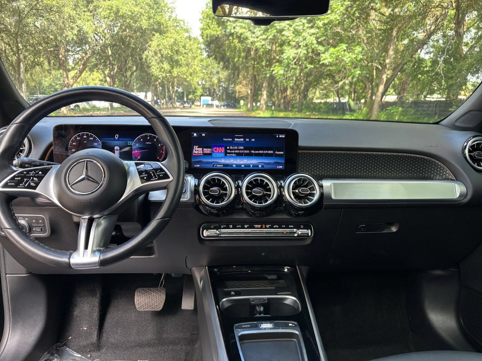 Thumbnail: 2025 Mercedes-Benz GLB - 35