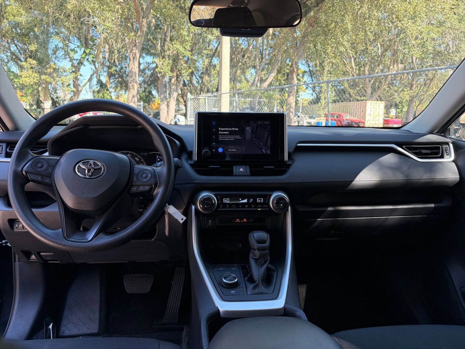 Thumbnail: 2025 Toyota RAV4 - 27