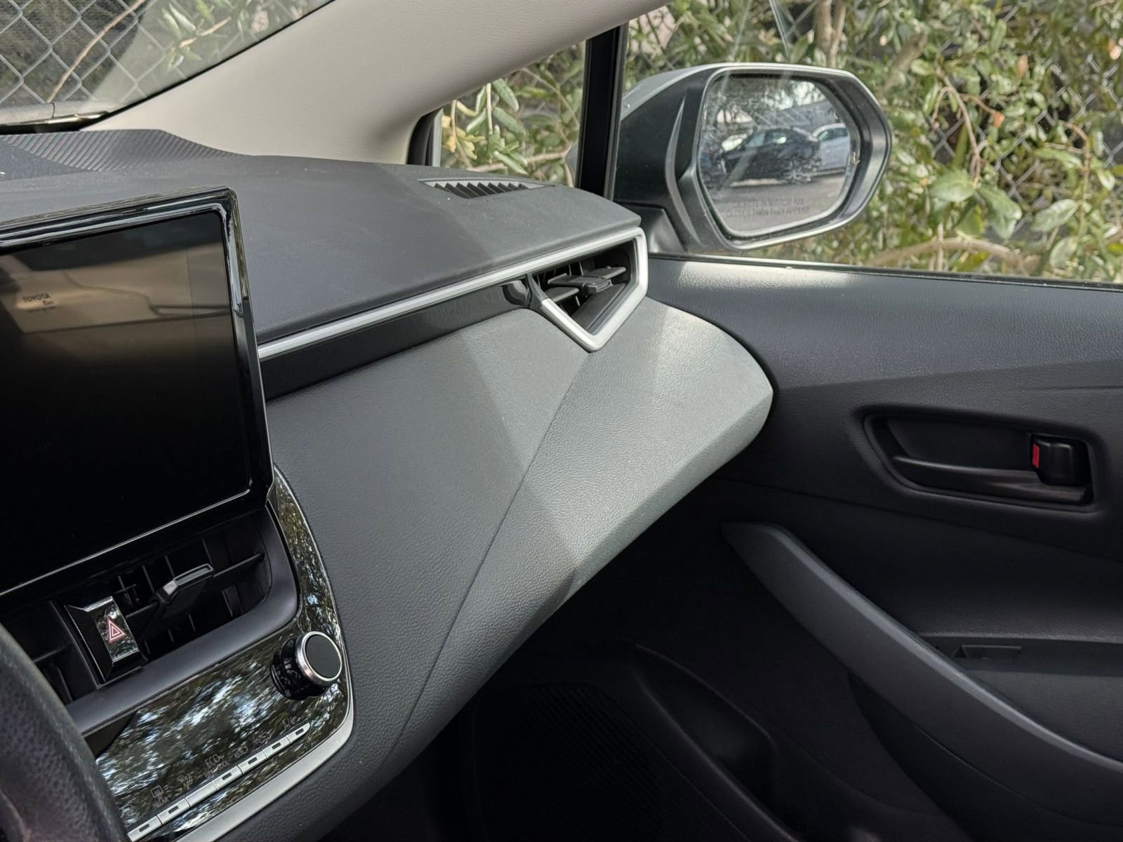 Thumbnail: 2025 Toyota Corolla - 30