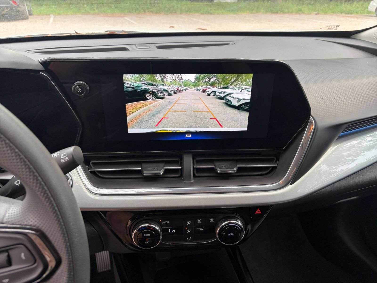 Thumbnail: 2025 Chevrolet Trax - 17