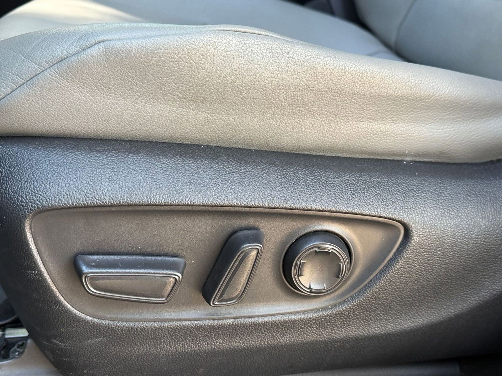 Thumbnail: 2023 Toyota Sienna - 21