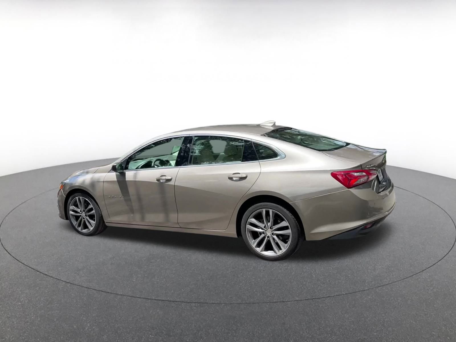Thumbnail: 2024 Chevrolet Malibu - 10
