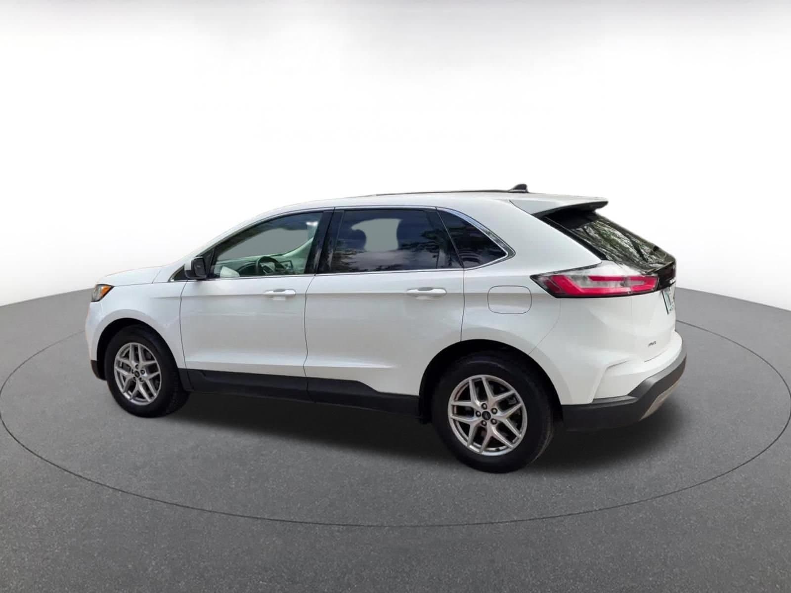 Thumbnail: 2024 Ford Edge - 9