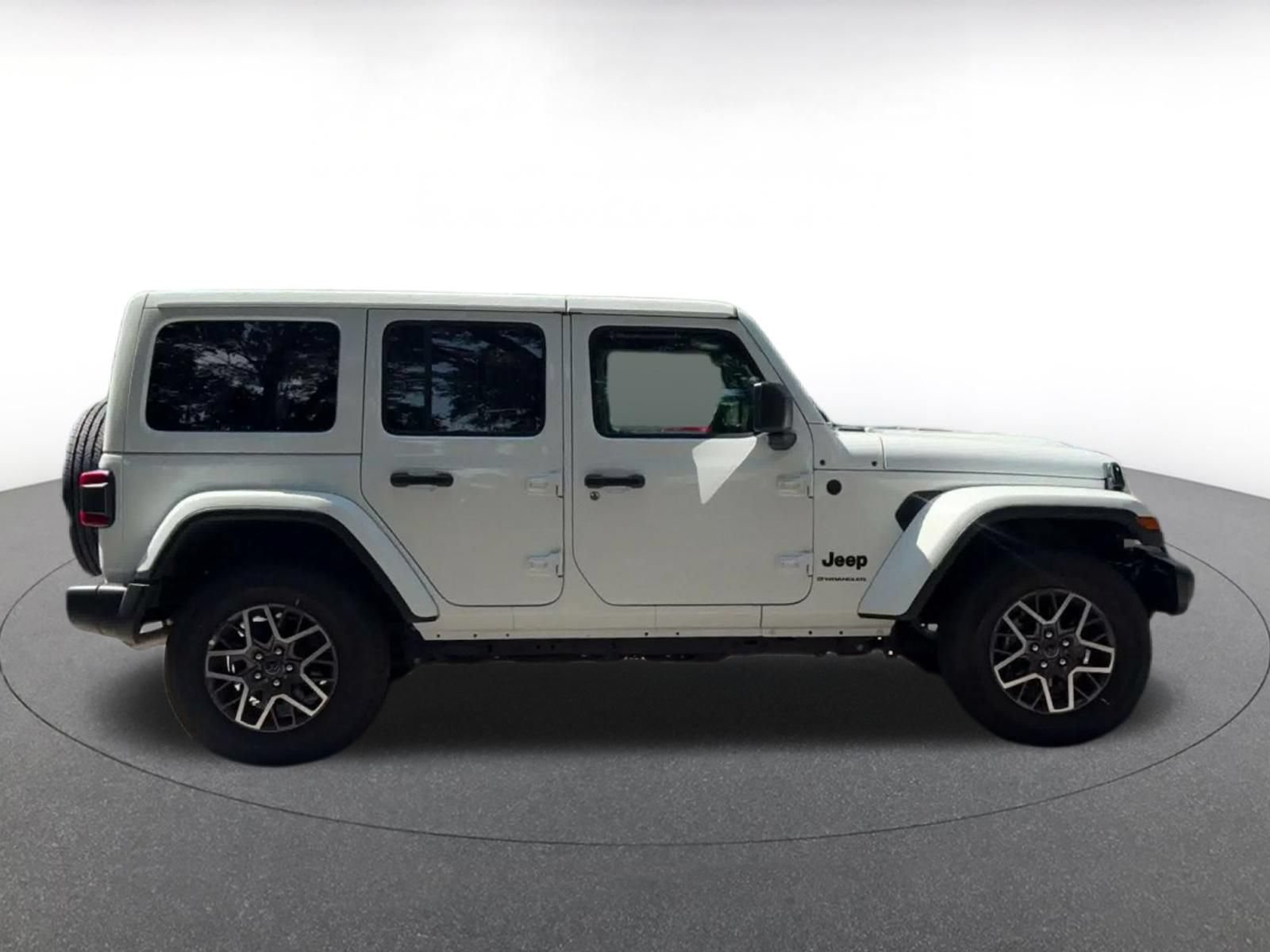Thumbnail: 2025 Jeep Wrangler - 17