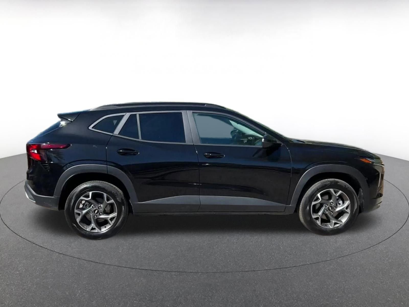 Thumbnail: 2025 Chevrolet Trax - 15
