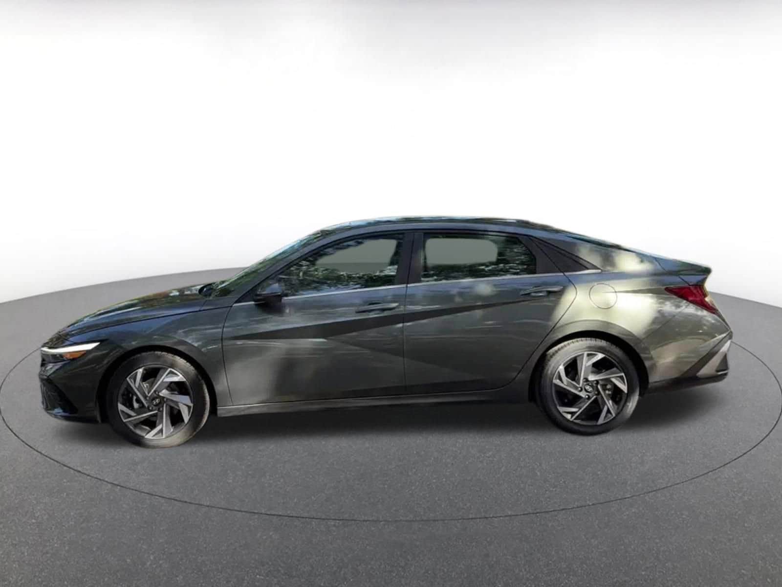 Thumbnail: 2025 Hyundai Elantra - 9