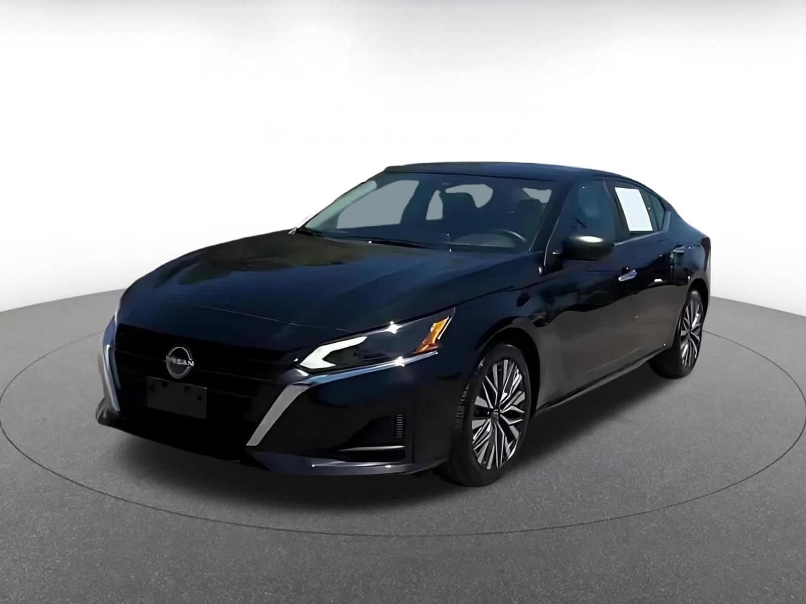 Thumbnail: 2025 Nissan Altima - 7