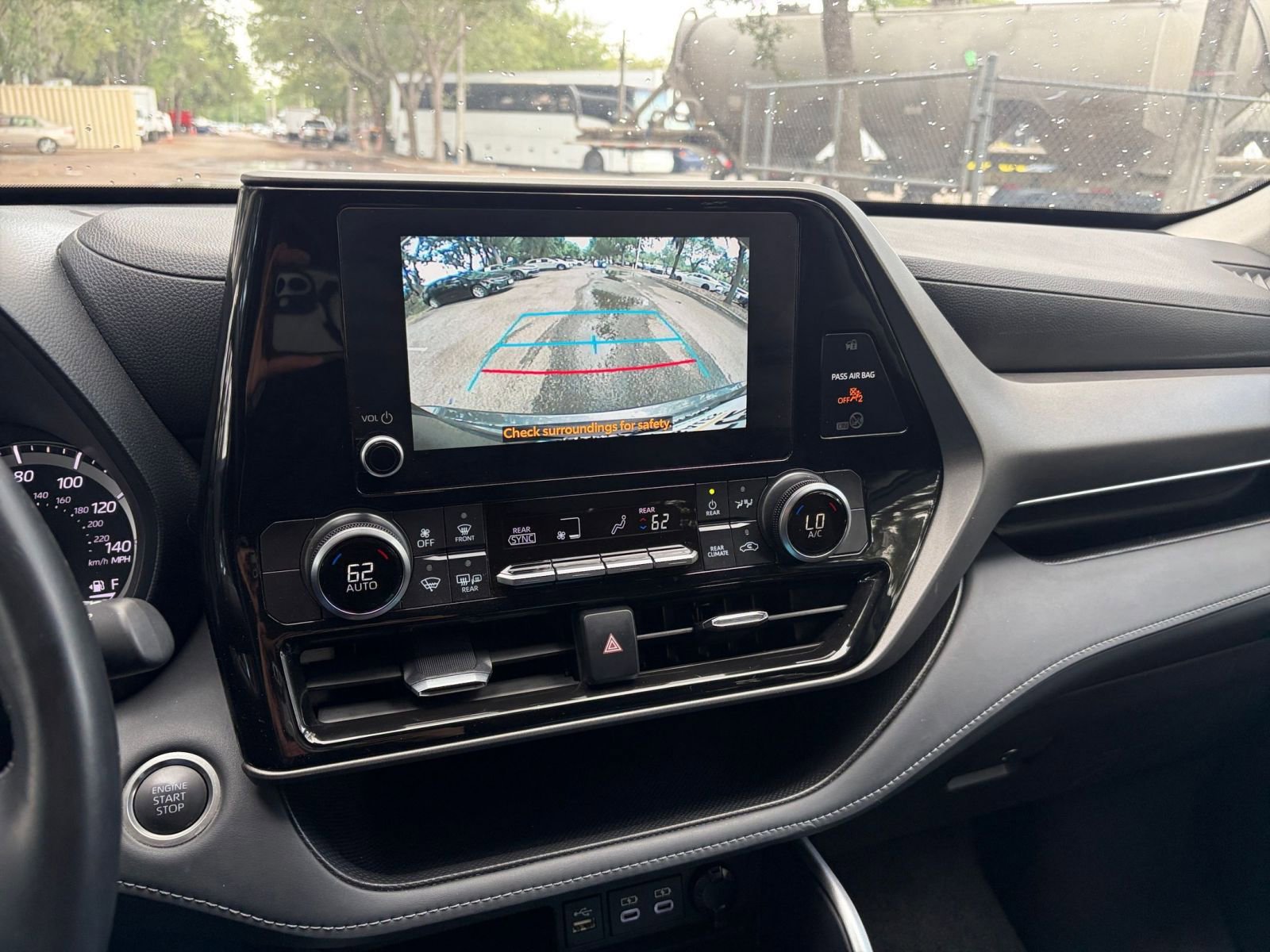 Thumbnail: 2025 Toyota Highlander - 25