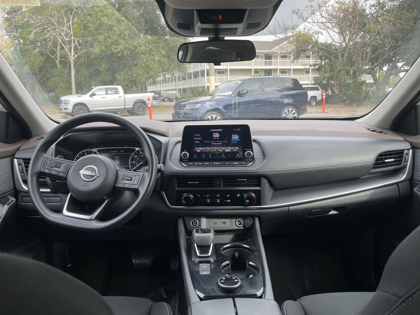 Thumbnail: 2023 Nissan Rogue - 32