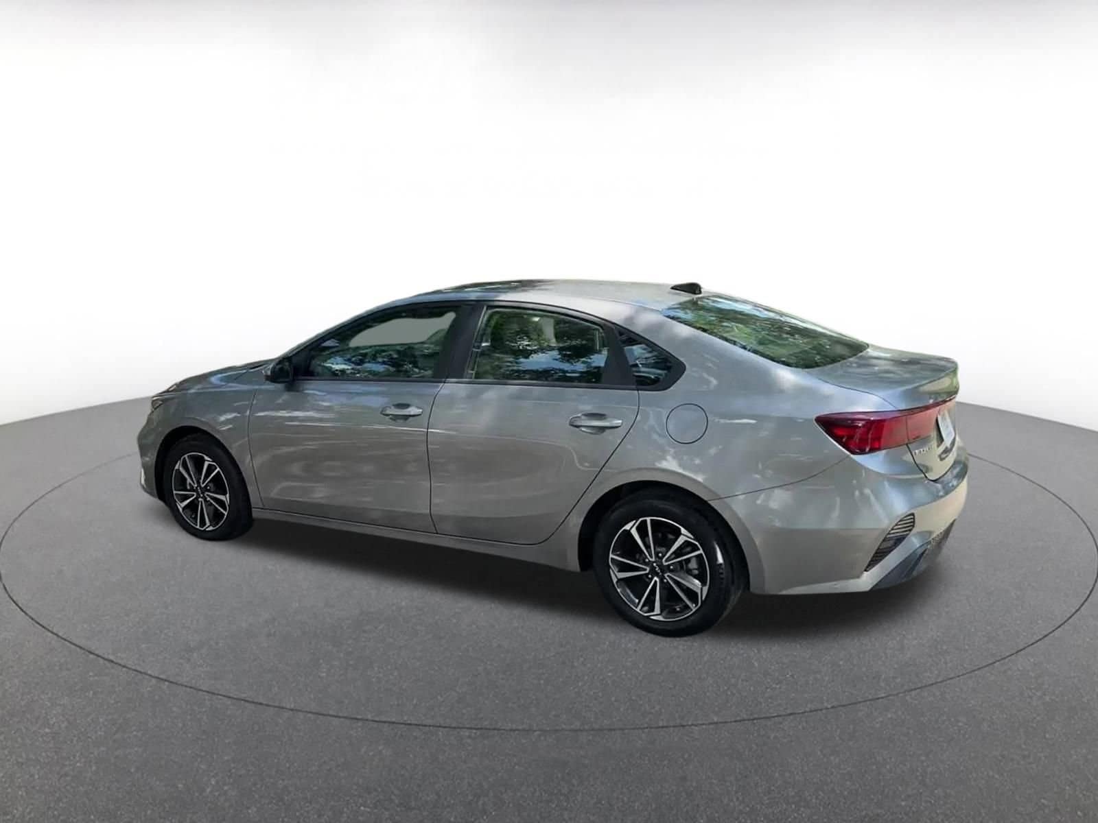 Thumbnail: 2024 Kia Forte - 10