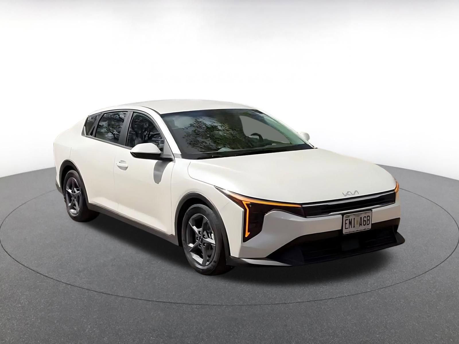 Thumbnail: 2025 Kia K4 - 3