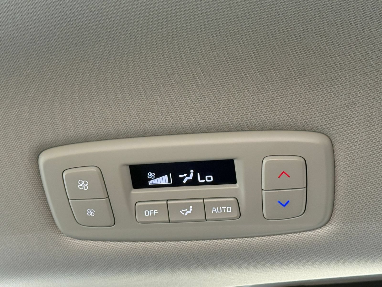Thumbnail: 2026 Kia Carnival - 24