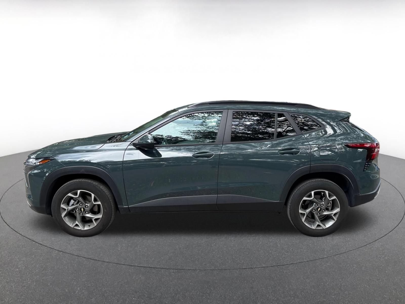 Thumbnail: 2025 Chevrolet Trax - 4
