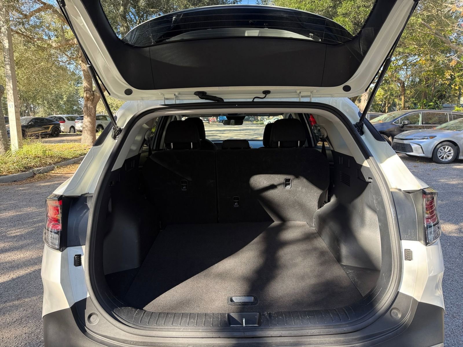 Thumbnail: 2025 Kia Sportage - 25