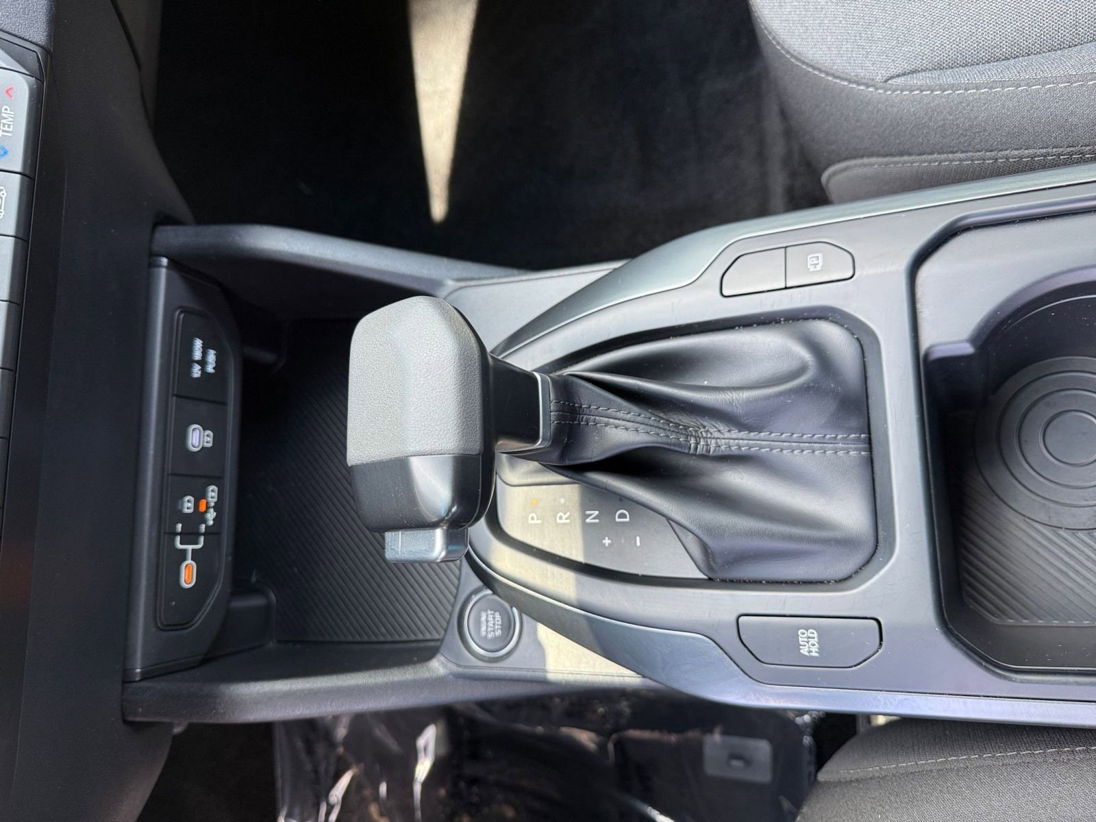 2025 Kia K4 LXS - Photo 39