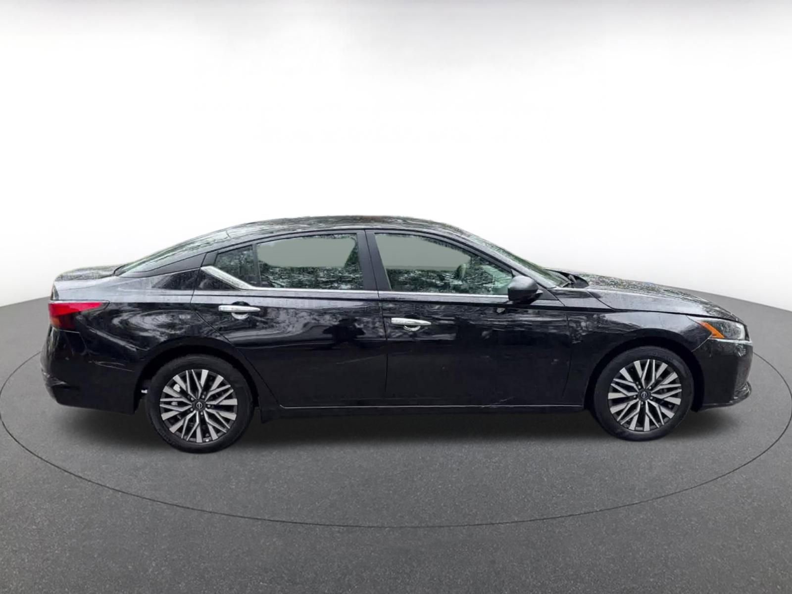 Thumbnail: 2025 Nissan Altima - 16