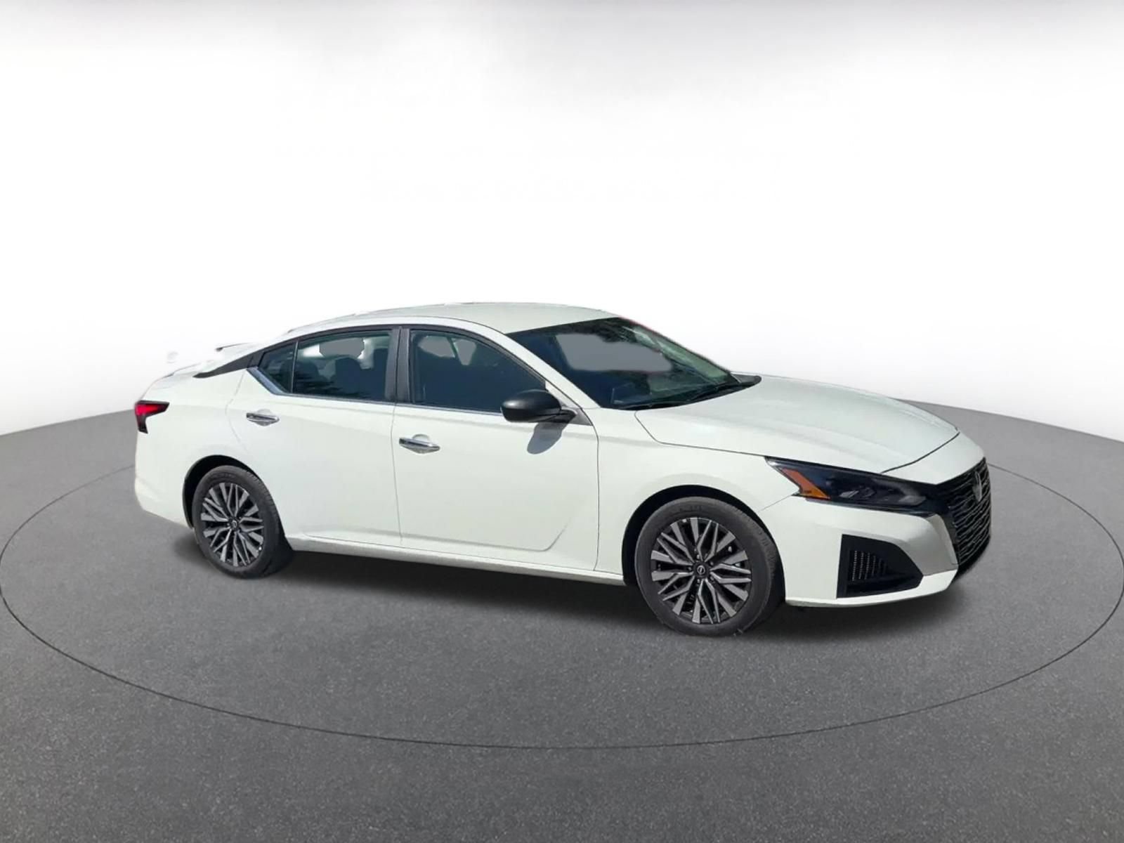 Thumbnail: 2025 Nissan Altima - 2